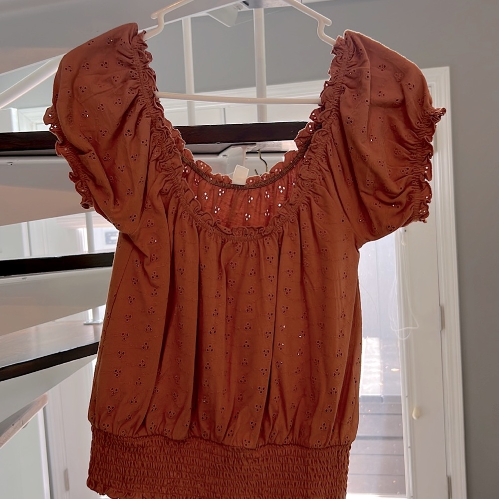 Nordstrom eyelit top in rust